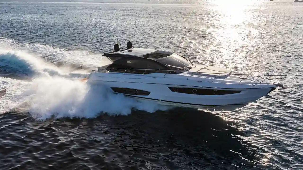 Image of boat in water with Interstate Marine Starting Battery