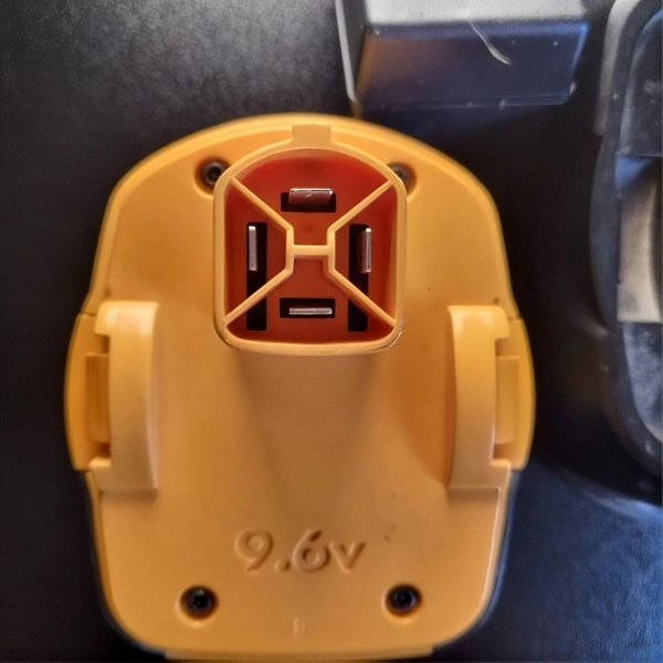 Ryobi drill battery connector/plug assembly